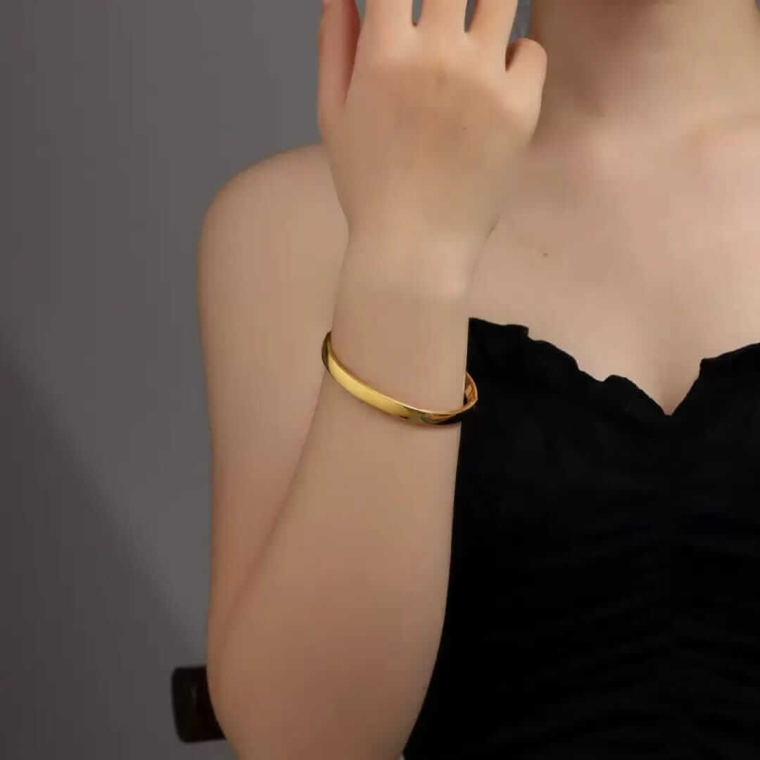 Cartier Love Bracelet 24k Gold Plated, Non Fade, No Damage 100% Guarantee - Image 3